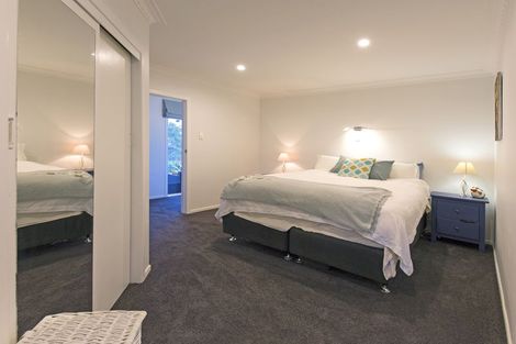 Photo of property in 6 Lancelot Road, Orewa, 0931