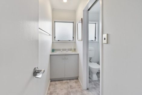 Photo of property in 11 Freshney Place, Hillpark, Auckland, 2102