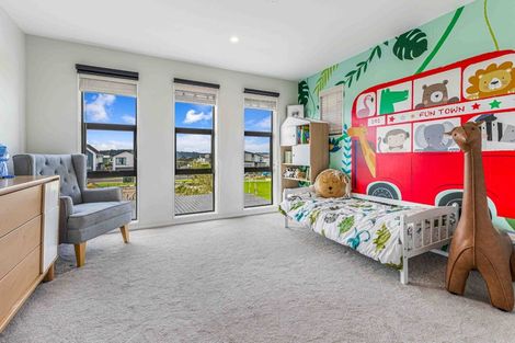 Photo of property in 17 Irving Place, Hobsonville, Auckland, 0616