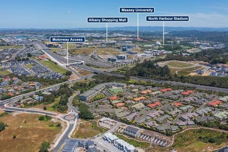 Photo of property in 4/10 Vinifera Place, Fairview Heights, Auckland, 0632