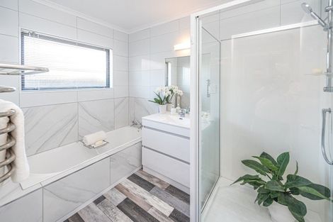 Photo of property in 13 Kamahi Street, Castlecliff, Whanganui, 4501