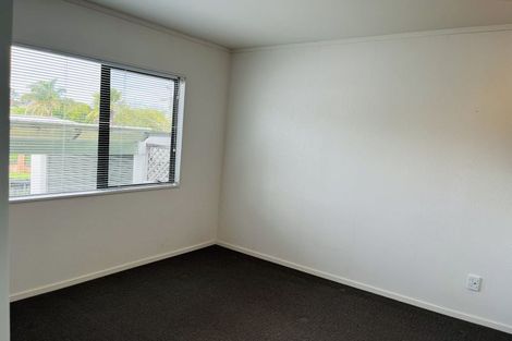 Photo of property in 2/13 Trinidad Road, Sunnynook, Auckland, 0620