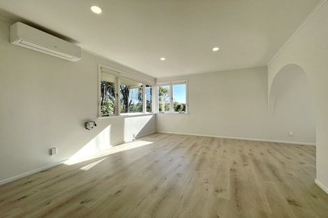 Photo of property in 20 Madison Place, Forrest Hill, Auckland, 0620