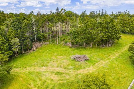Photo of property in 18 Omana Road, Maungakaramea, 0178