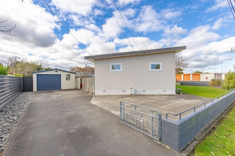 Photo of property in 1 Kelvin Street, Aramoho, Whanganui, 4500