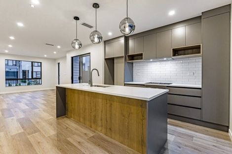 Photo of property in 10 Babos Avenue, Kumeu, 0810