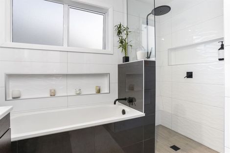 Photo of property in 1/84 Birkenhead Avenue, Birkenhead, Auckland, 0626