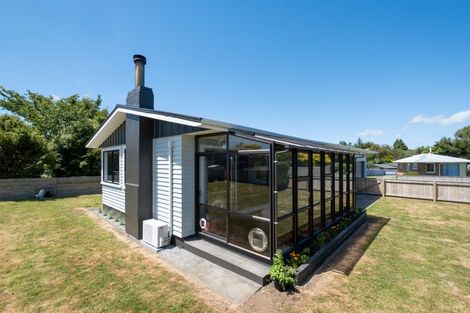 Photo of property in 15 Montjoy Street, Stratford, 4332