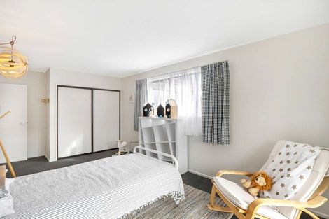 Photo of property in 8 Dulcie Place, Harewood, Christchurch, 8051