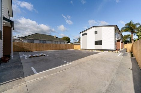 Photo of property in 1/3 Royal View Road, Te Atatu South, Auckland, 0610
