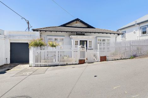 Photo of property in 11 Waiteata Road, Kelburn, Wellington, 6012