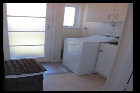 Photo of property in 1/5 Otakau Road, Milford, Auckland, 0620