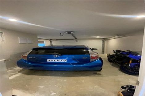 Photo of property in 2/58 Te Atatu Road, Te Atatu South, Auckland, 0610