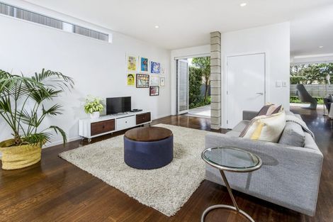 Photo of property in 28 Muritai Road, Milford, Auckland, 0620