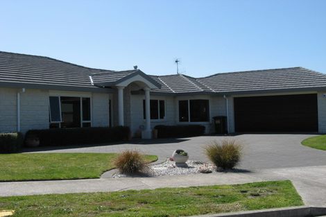 Photo of property in 8 Crown Hill, Paraparaumu, 5032