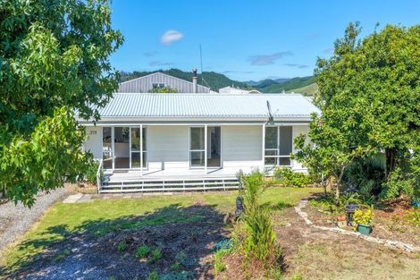 Photo of property in 315 Hetherington Road, Whangamata, 3620