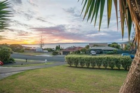 Photo of property in 57 Pacific Parade, Army Bay, Whangaparaoa, 0930