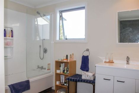 Photo of property in 19 Avenue Road, West End, Timaru, 7910