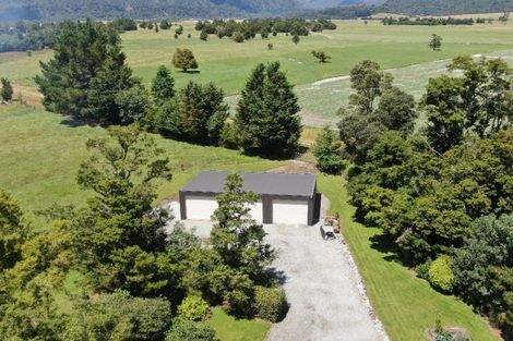 Photo of property in 22 Petersen Road, Harihari, 7884