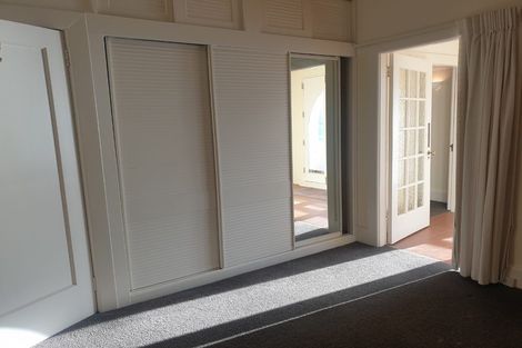 Photo of property in Inverleith Apartments, 5/306 Oriental Parade, Oriental Bay, Wellington, 6011