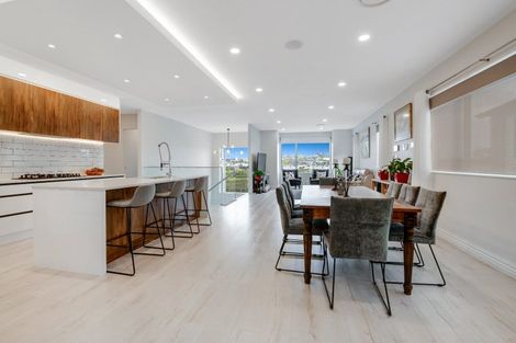 Photo of property in 140 Arran Point Parade, Orewa, 0931