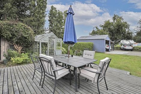 Photo of property in 1000 Lochiel-branxholme Road, Branxholme, Invercargill, 9874