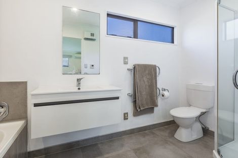 Photo of property in 8 Bowman Place, Whitby, Porirua, 5024