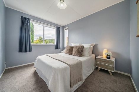 Photo of property in 14a Hawthorn Crescent, Stokes Valley, Lower Hutt, 5019