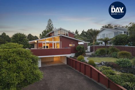 Photo of property in 31 Mcdowell Crescent, Hillcrest, Auckland, 0627