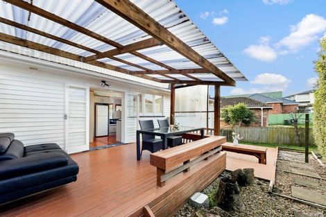 Photo of property in 68 Staveley Avenue, Mount Roskill, Auckland, 1041