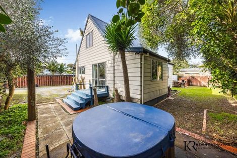 Photo of property in 2/100 Beach Road, Pahurehure, Papakura, 2113