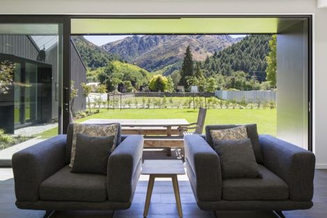 Photo of property in 34 Flynn Lane, Arrowtown, 9302