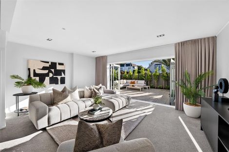 Photo of property in 11a Cecil Road, Milford, Auckland, 0620