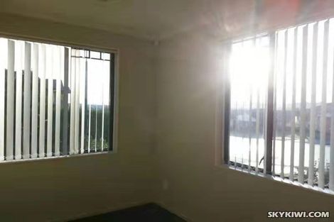 Photo of property in 2 Ballyward Close, East Tamaki, Auckland, 2013