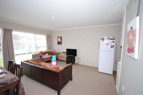 Photo of property in 2/4 Panorama Road, Mount Wellington, Auckland, 1060