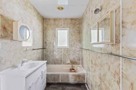 Photo of property in 205 South Road, Spotswood, New Plymouth, 4310