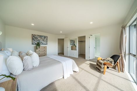 Photo of property in 12 Lanyon Place, Whitby, Porirua, 5024