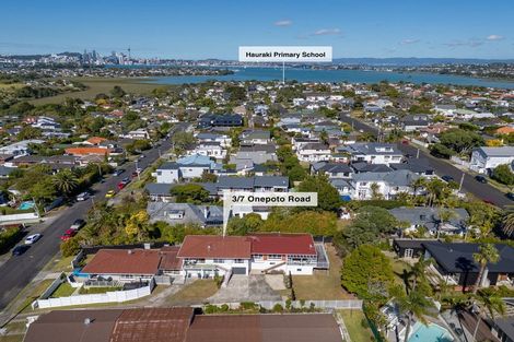 Photo of property in 3/7 Onepoto Road, Hauraki, Auckland, 0622