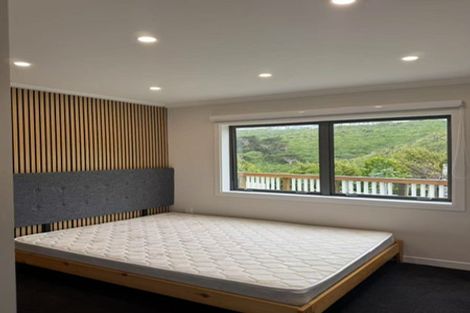 Photo of property in 12 Cromwell Point, Newlands, Wellington, 6037