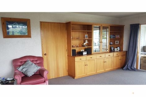 Photo of property in 19 Timaru Road, Waimate, 7924