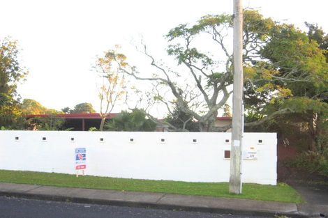 Photo of property in 49 Lynmore Drive, Hillpark, Auckland, 2102