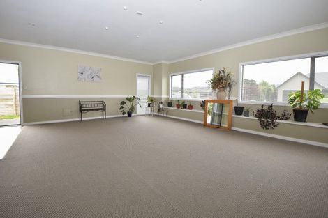 Photo of property in 18 Carrington Drive, Carterton, 5713