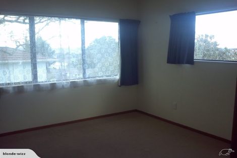 Photo of property in 1/52 West Coast Road, Glen Eden, Auckland, 0602