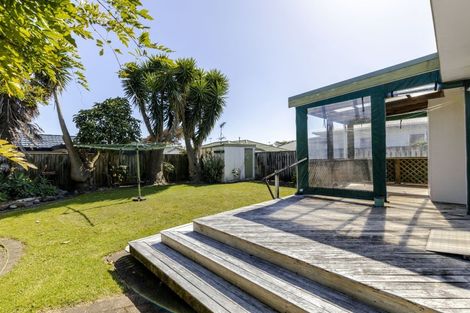Photo of property in 5 Seddon Street, Westown, New Plymouth, 4310