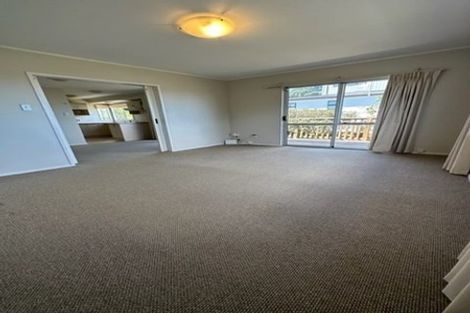 Photo of property in 2/20 Athena Drive, Totara Vale, Auckland, 0629