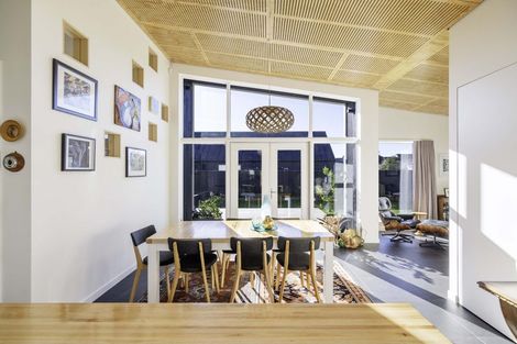 Photo of property in 124 Bowhill Road, New Brighton, Christchurch, 8083