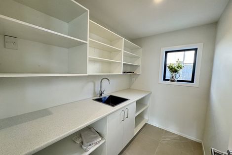 Photo of property in 50 Farnworth Terrace, Glenside, Wellington, 6037