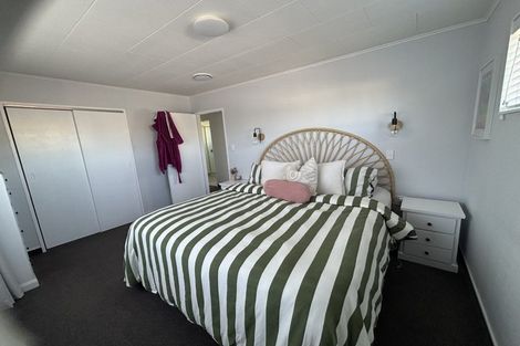 Photo of property in 4 Renata Road, Otaki, 5512