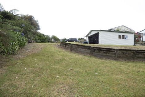 Photo of property in 15 Wiremu Place, Blagdon, New Plymouth, 4310