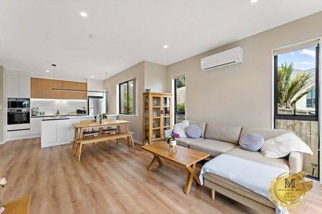 Photo of property in 50d Sandgate Avenue, Botany Downs, Auckland, 2010